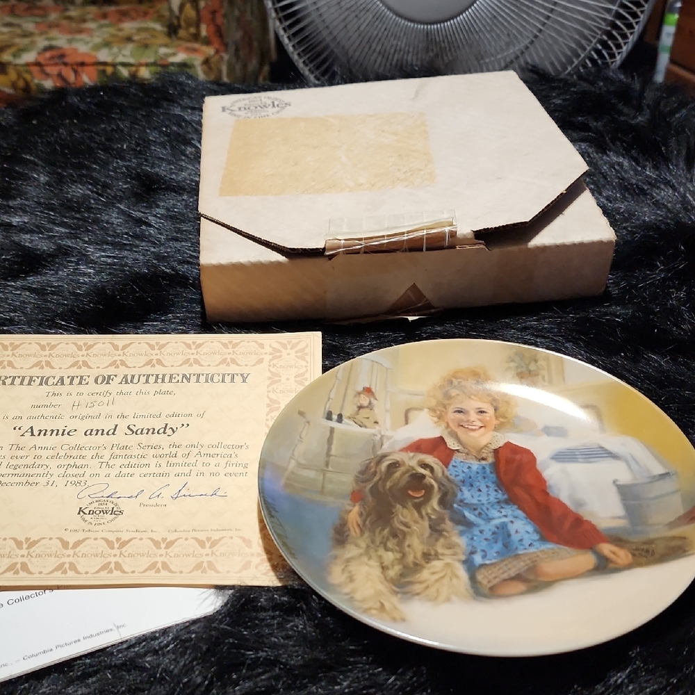 Knowles Plate with ANNIE in Blue Dress and Dog SANDY. 1982.